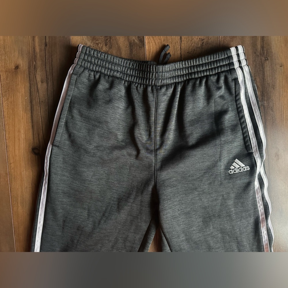 Adidas Youth Gray Jogger Sweatpants White Stripe Athletic Pants Size XL - Picture 3 of 4